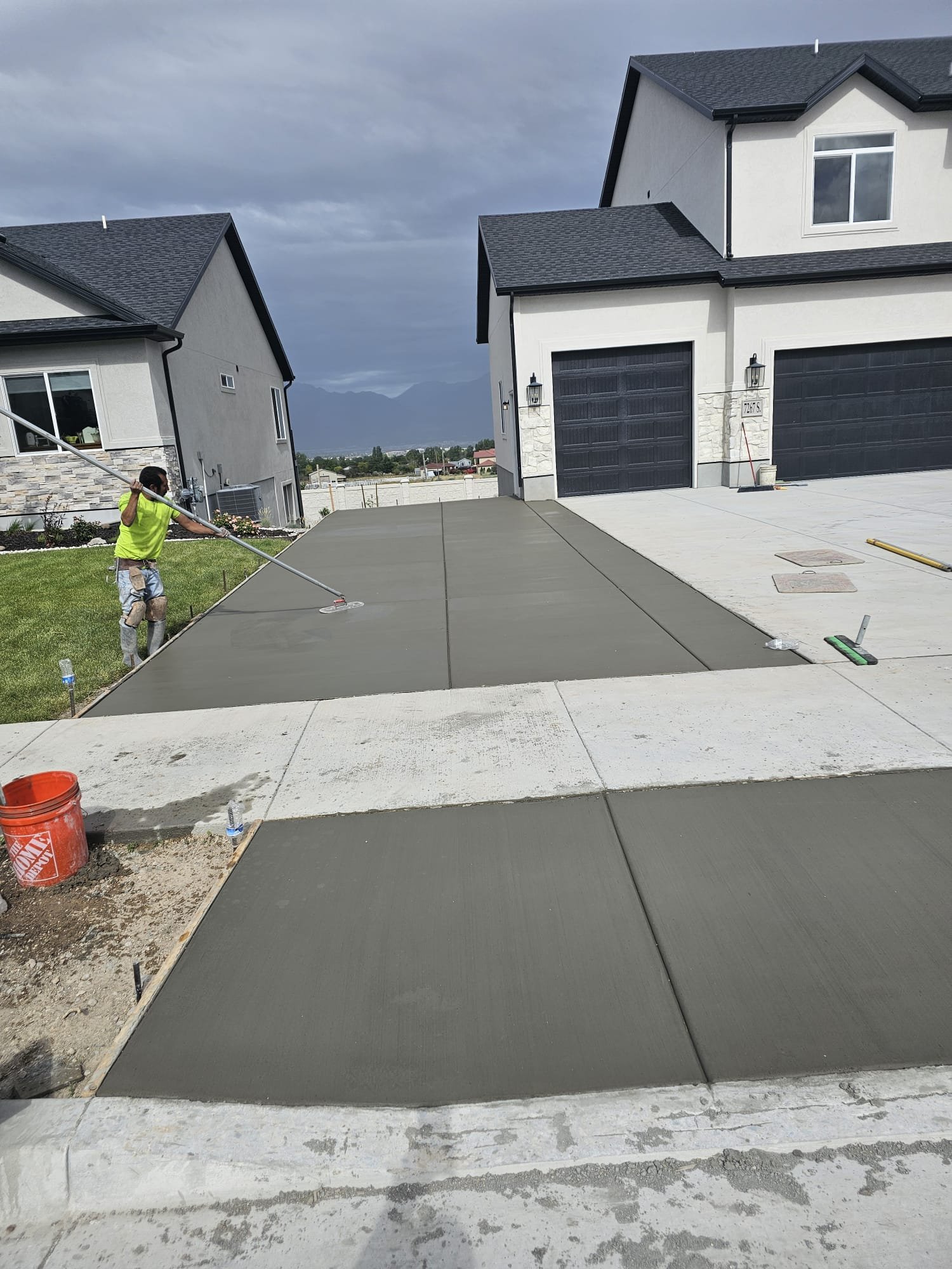 duringconcretedrivewayextension